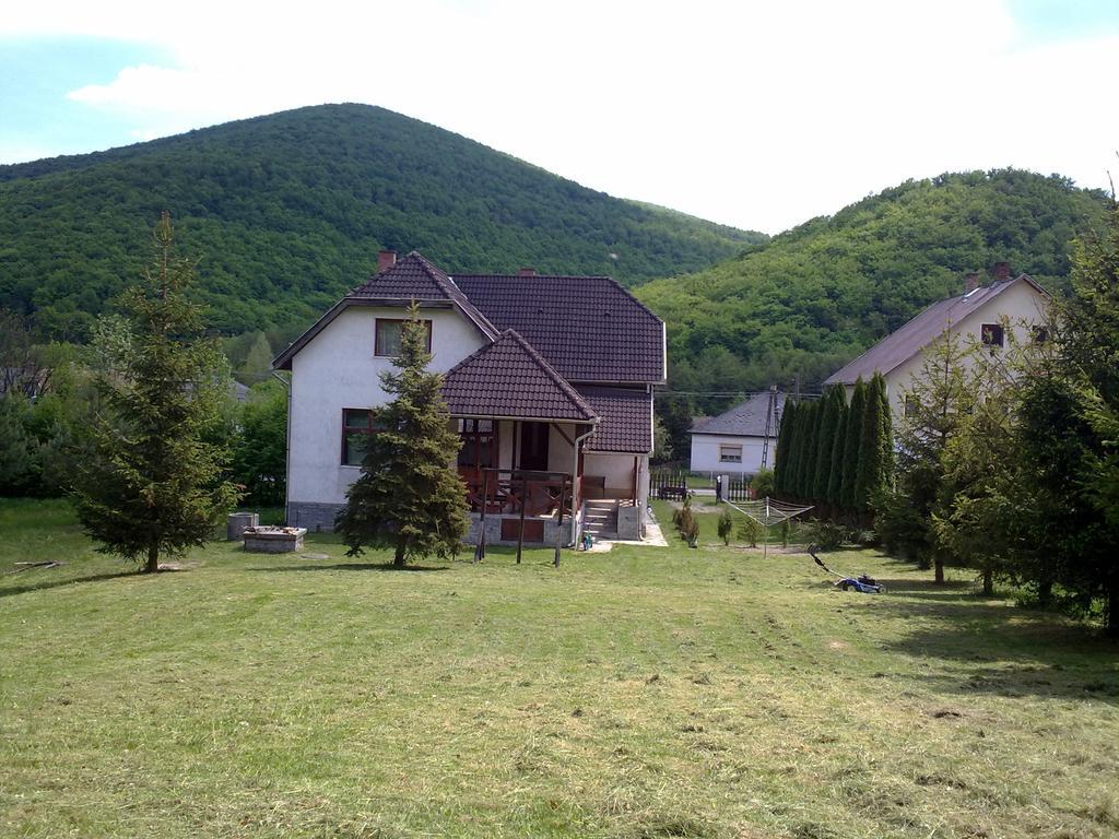 Huta Vendeghaz Hotel Kishuta Exterior photo